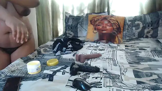 Foxybrownxx1 online show from 10.21.25