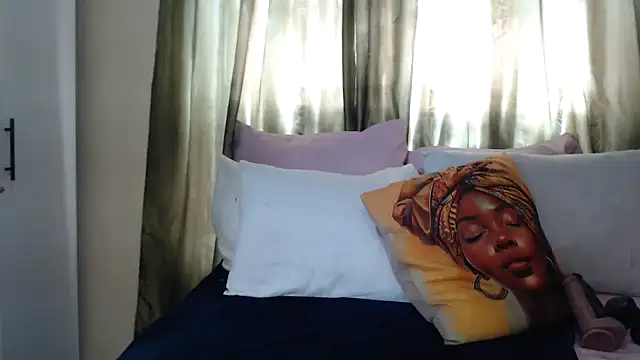 Snapshot of Foxybrownxx1 chatting on 11.27.25 Foxybrownxx1 online show from 11.27.25