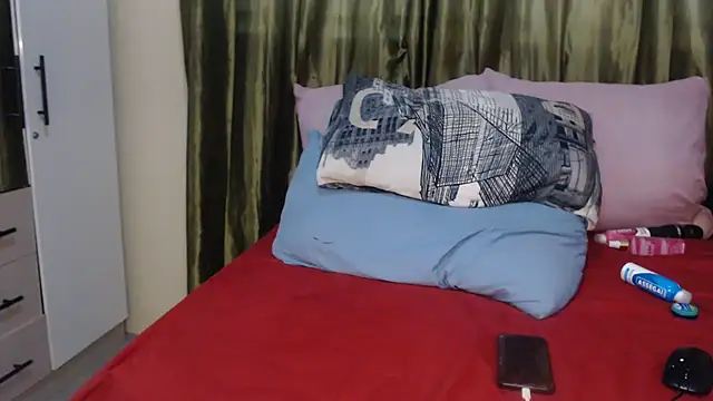 Snapshot of Foxybrownxx1 chatting on 11.29.25 Foxybrownxx1 online show from 11.29.25