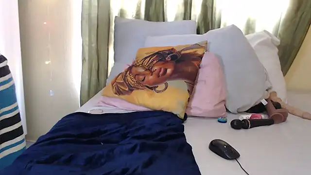 Snapshot of Foxybrownxx1 chatting on 12.20.25 Foxybrownxx1 online show from 12.20.25