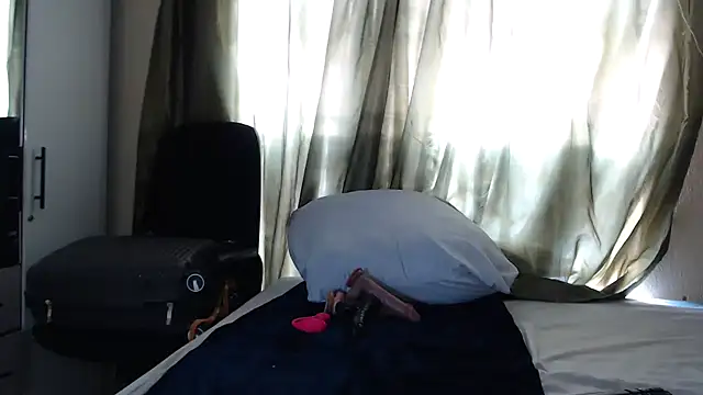 Snapshot of Foxybrownxx1 chatting on 01.12.26 Foxybrownxx1 online show from 01.12.26