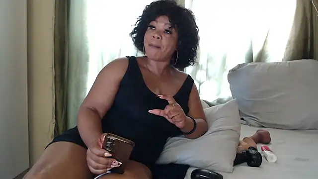 Snapshot of Foxybrownxx1 chatting on 01.15.26 Foxybrownxx1 online show from 01.15.26