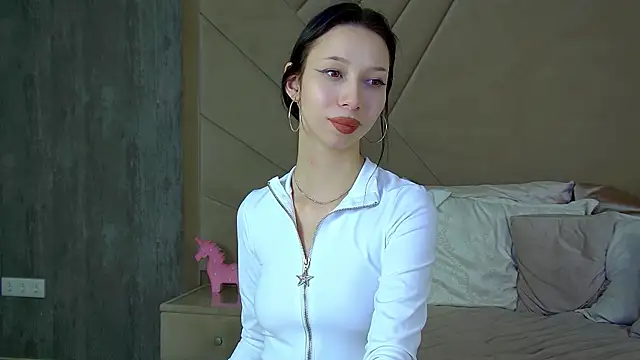 MaliaLandre online show from 02.24.25