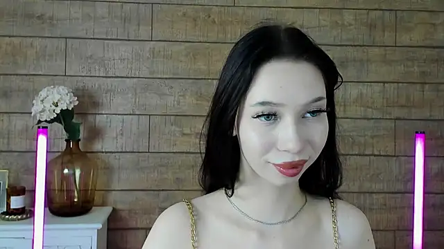 MaliaLandre online show from 03.14.25