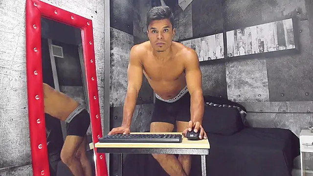 Derek Lustfordx online show from 01.06.25