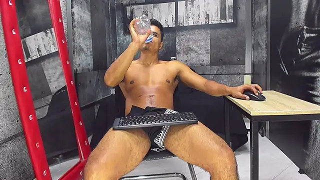 Derek Lustfordx online show from 01.06.25