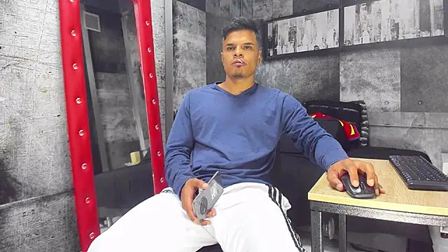 Derek Lustfordx online show from 01.11.25