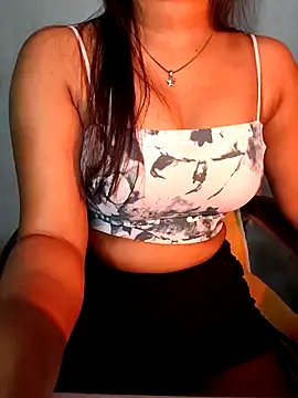 Snapshot of QueenOfHeart_07 chatting on 03.15.25 QueenOfHeart 07 online show from 03.15.25