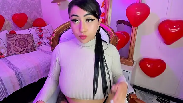 Snapshot of Sexy_cristall_ chatting on 02.18.25 Sexy cristall online show from 02.18.25
