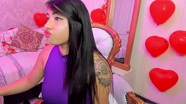 Snapshot of Sexy_cristall_ chatting on 02.21.25 Sexy cristall online show from 02.21.25