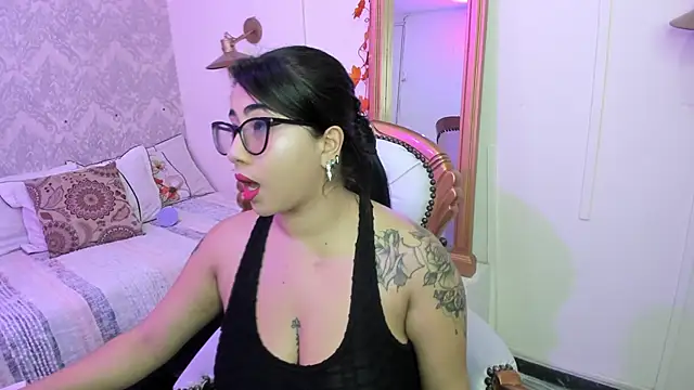 Snapshot of Sexy_cristall_ chatting on 03.01.25 Sexy cristall online show from 03.01.25