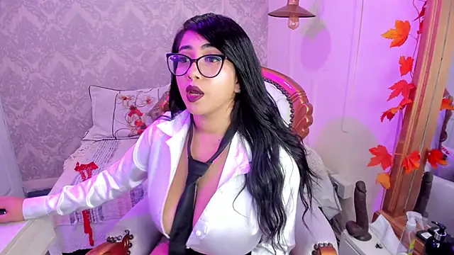 Snapshot of Sexy_cristall_ chatting on 03.22.25 Sexy cristall online show from 03.22.25