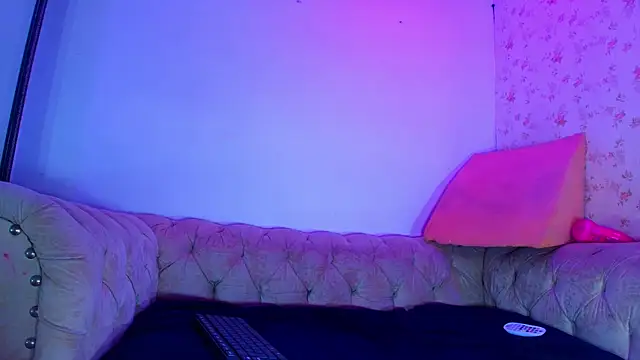 kira mz online show from 09.23.25