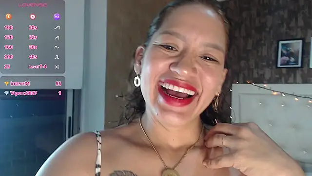 Snapshot of samantha__karolstone chatting on 12.22.24 samantha karolstone online show from 12.22.24