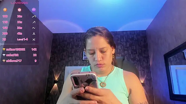 Snapshot of samantha__karolstone chatting on 01.30.25 samantha karolstone online show from 01.30.25