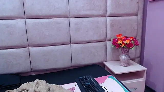 Snapshot of Miaa_Smiith_ chatting on 12.27.24 Miaa Smiith online show from 12.27.24
