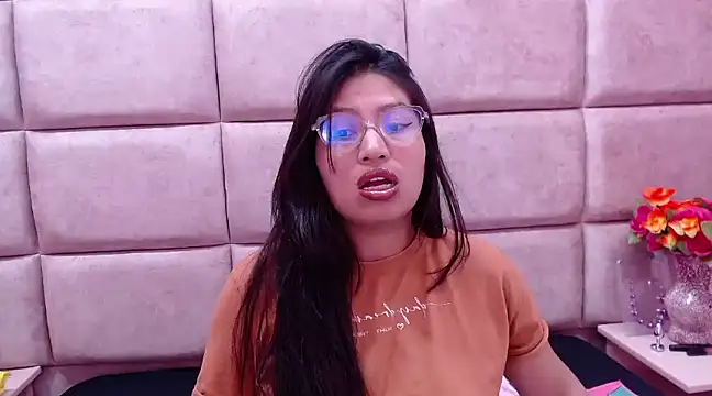 Snapshot of Miaa_Smiith_ chatting on 01.05.25 Miaa Smiith online show from 01.05.25