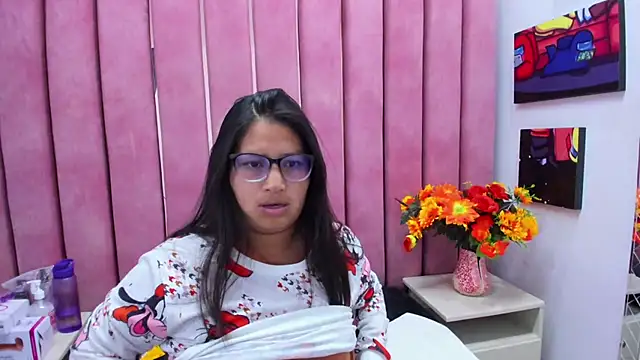 Miaa Smiith  online show from 10.30.25