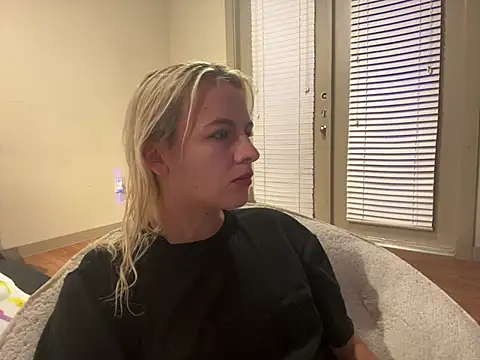 girlfriendmissy online show from 02.26.25