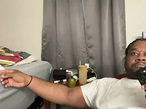 Snapshot of bigtennesseeboy chatting on 06.20.26 bigtennesseeboy online show from 06.20.26