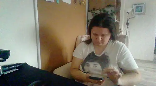 Snapshot of ReifeVenna chatting on 12.10.24 ReifeVenna online show from 12.10.24