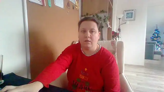 Snapshot of ReifeVenna chatting on 12.18.24 ReifeVenna online show from 12.18.24