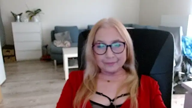 sofia xkiss online show from 12.13.24