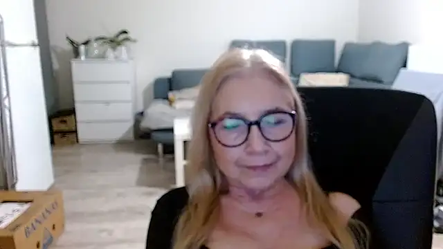 sofia xkiss online show from 12.17.24