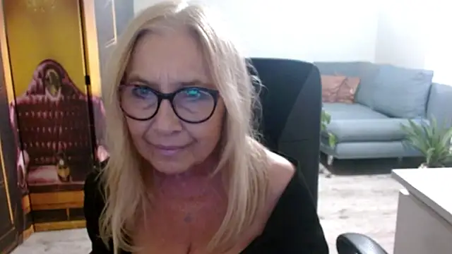 sofia xkiss online show from 10.26.25