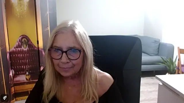 sofia xkiss online show from 11.25.25