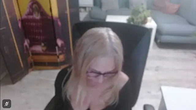 sofia xkiss online show from 02.05.26