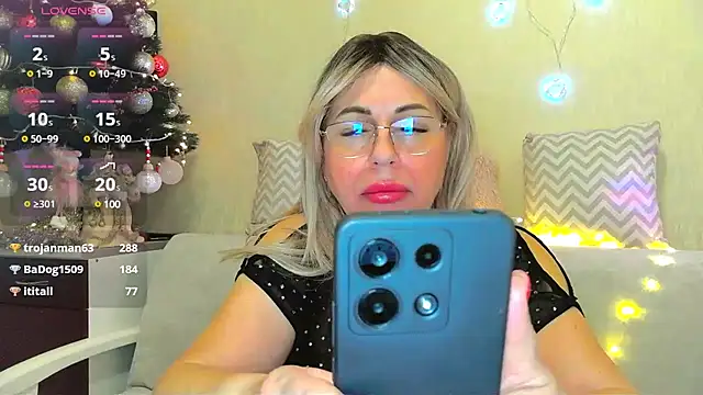 SusieNoreen online show from 01.10.25