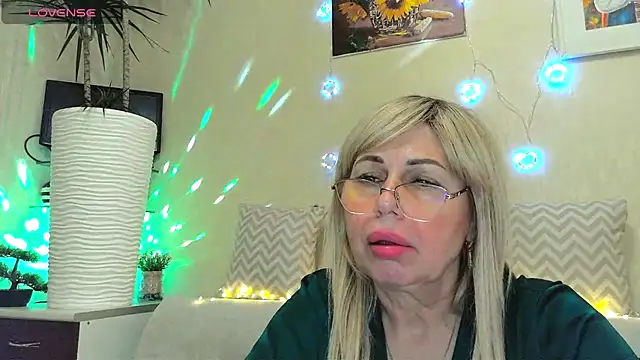 SusieNoreen online show from 01.25.25