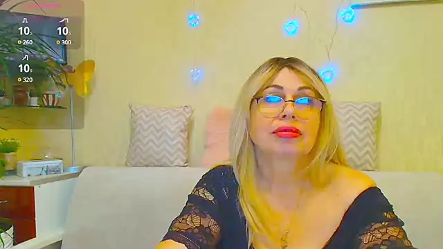 SusieNoreen online show from 02.15.25