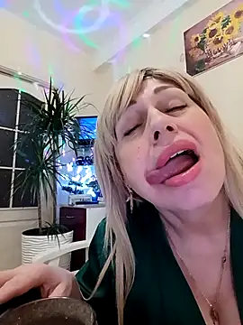 SusieNoreen online show from 03.15.25