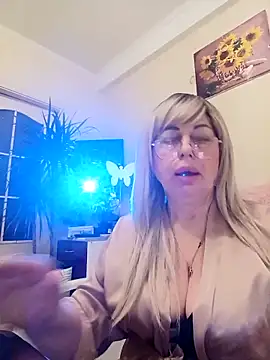 SusieNoreen online show from 03.23.25