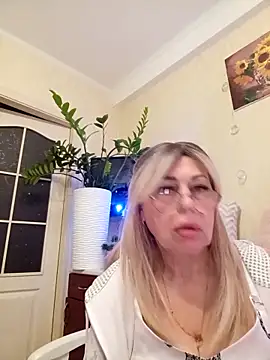 SusieNoreen online show from 09.27.25