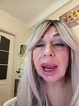 SusieNoreen online show from 10.07.25