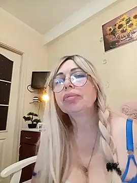 SusieNoreen online show from 10.09.25