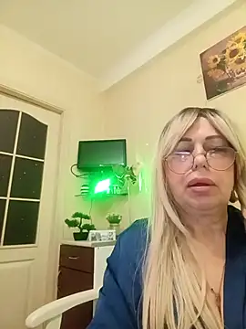 SusieNoreen online show from 10.10.25