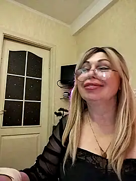 SusieNoreen online show from 10.13.25