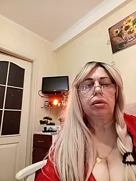 SusieNoreen online show from 10.22.25