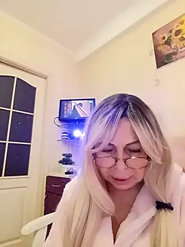 SusieNoreen online show from 10.26.25