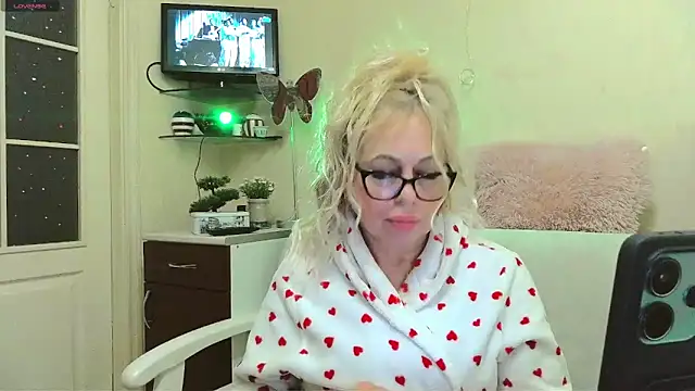 SusieNoreen online show from 10.28.25