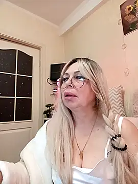 SusieNoreen online show from 10.30.25