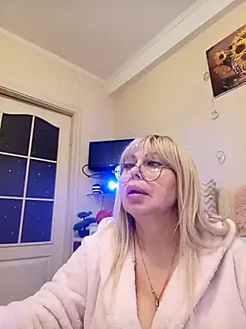 SusieNoreen online show from 10.31.25