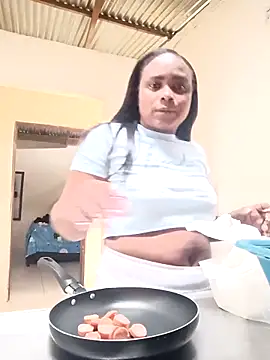 NicolVilla online show from 12.14.25