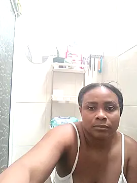 Snapshot of NicolVilla chatting on 04.23.26 NicolVilla online show from 04.23.26