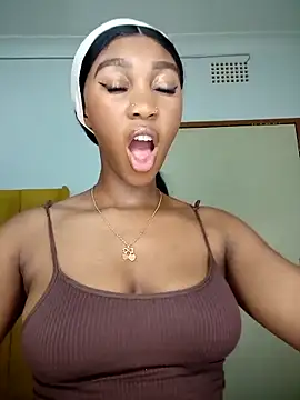 Snapshot of Shria107 chatting on 09.12.25 Shria107 online show from 09.12.25