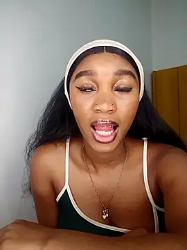 Snapshot of Shria107 chatting on 09.15.25 Shria107 online show from 09.15.25